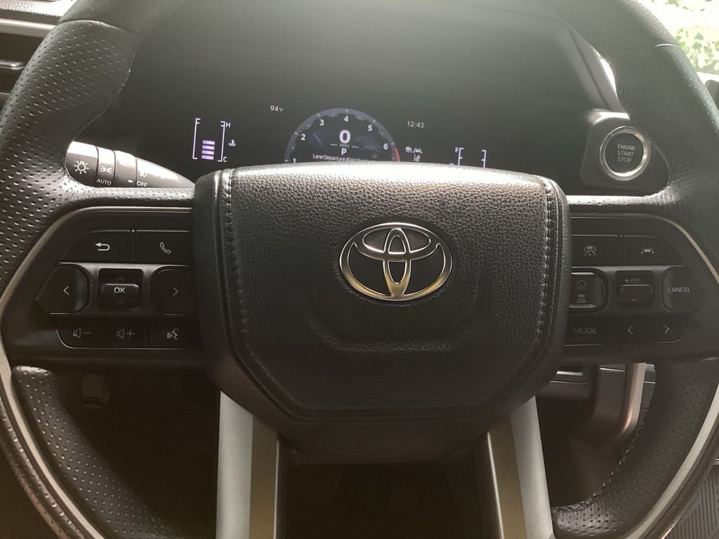 Certified Used 2025  Toyota SR5 image 18