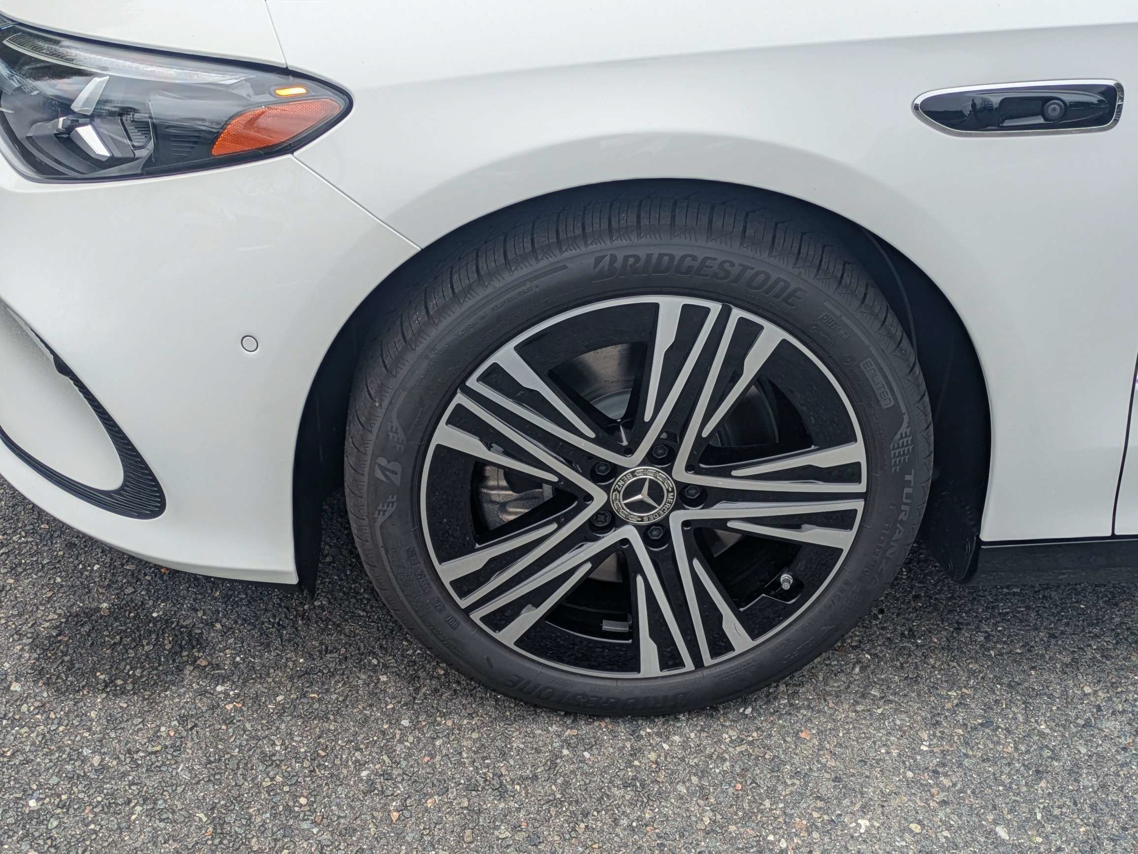 New 2027 Polar White Mercedes-Benz CLA 220 image 10