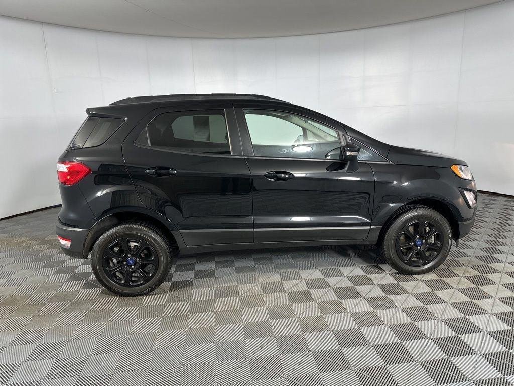 Used 2022 Shadow Black Ford SE image 10