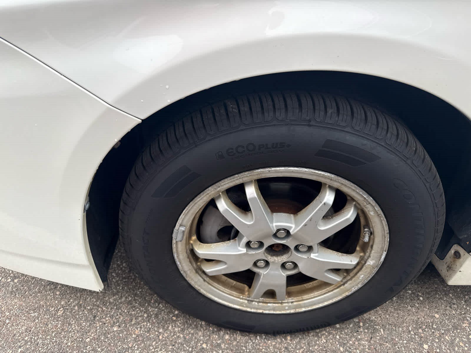Used 2010 Blizzard Pearl Toyota III image 6