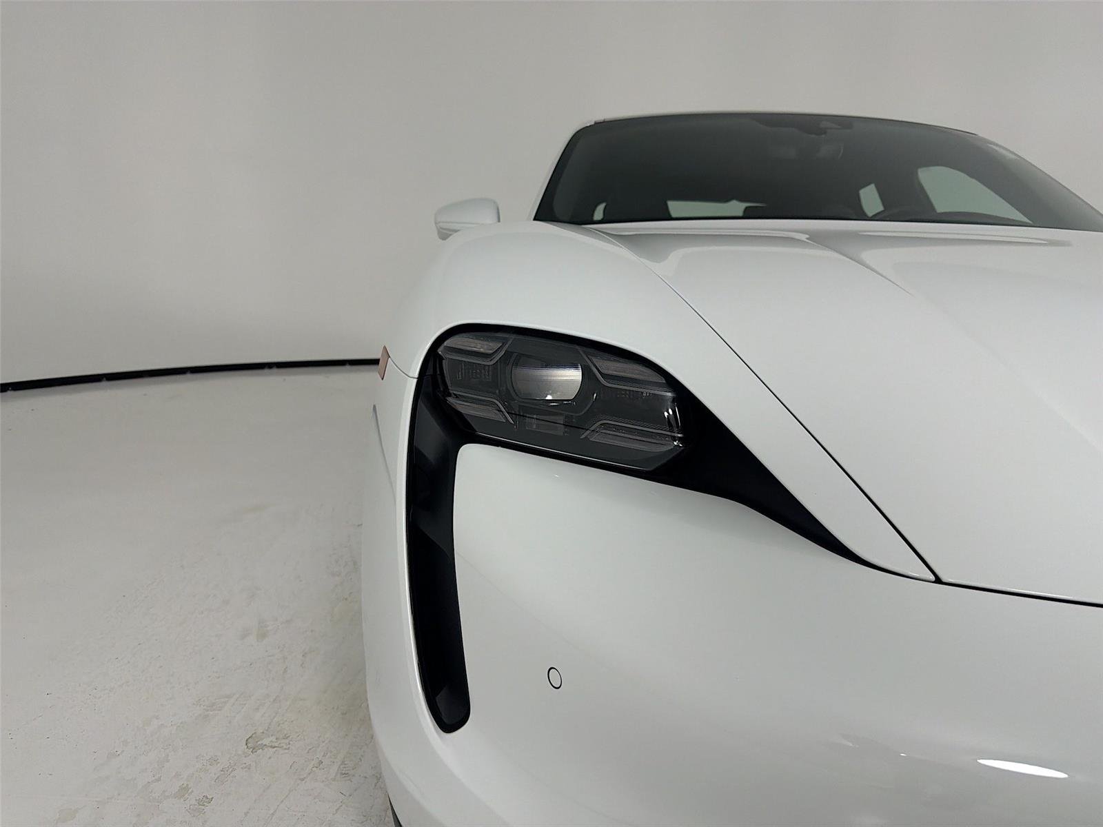 Used 2024 Carrara White Metallic Porsche 4S image 33