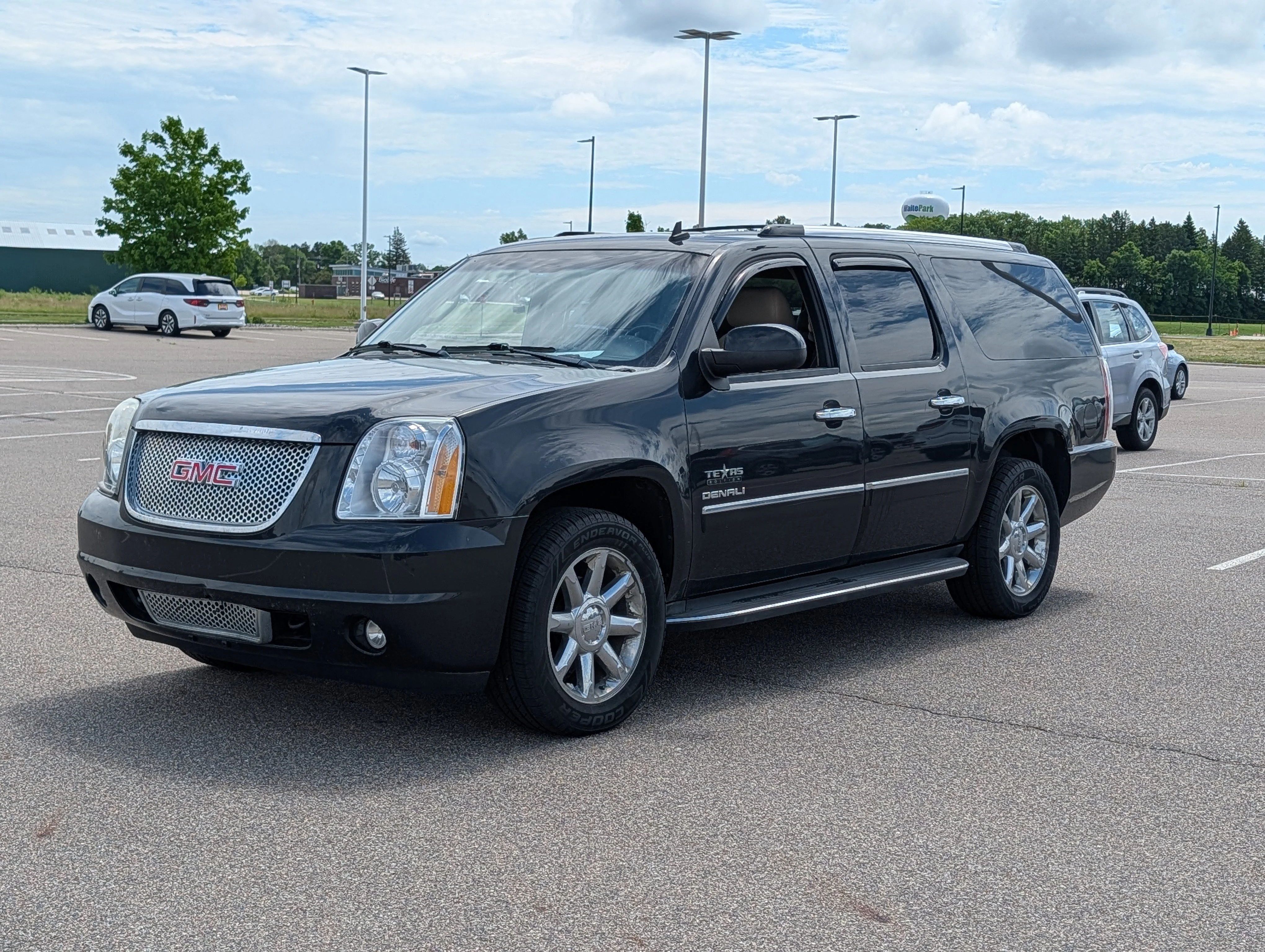 Used 2012 GMC Yukon XL Denali with VIN 1GKS2MEF8CR275272 for sale in Waite Park, Minnesota