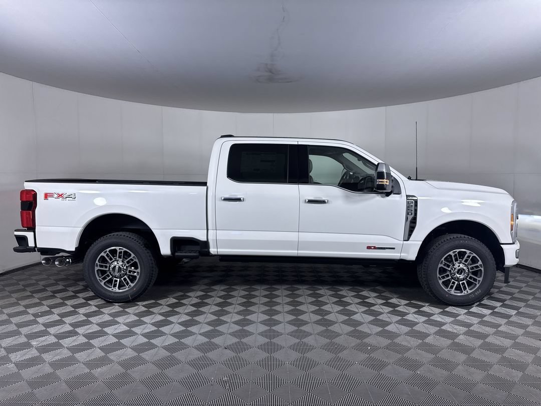New 2027 Star White Metallic Tri-Coat Ford Platinum image 10
