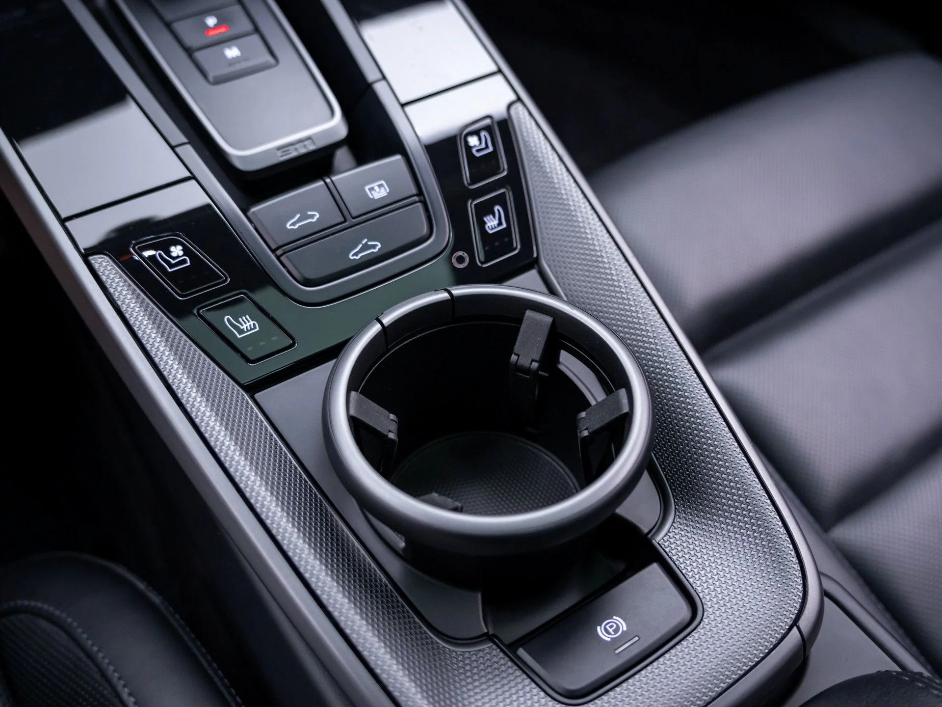 Used 2020 Silver Porsche Carrera S image 27