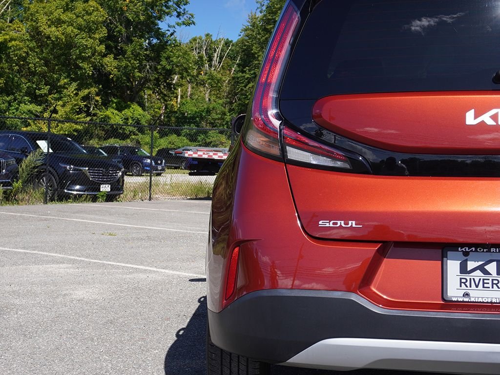 2025 Kia Soul LX - Photo 13