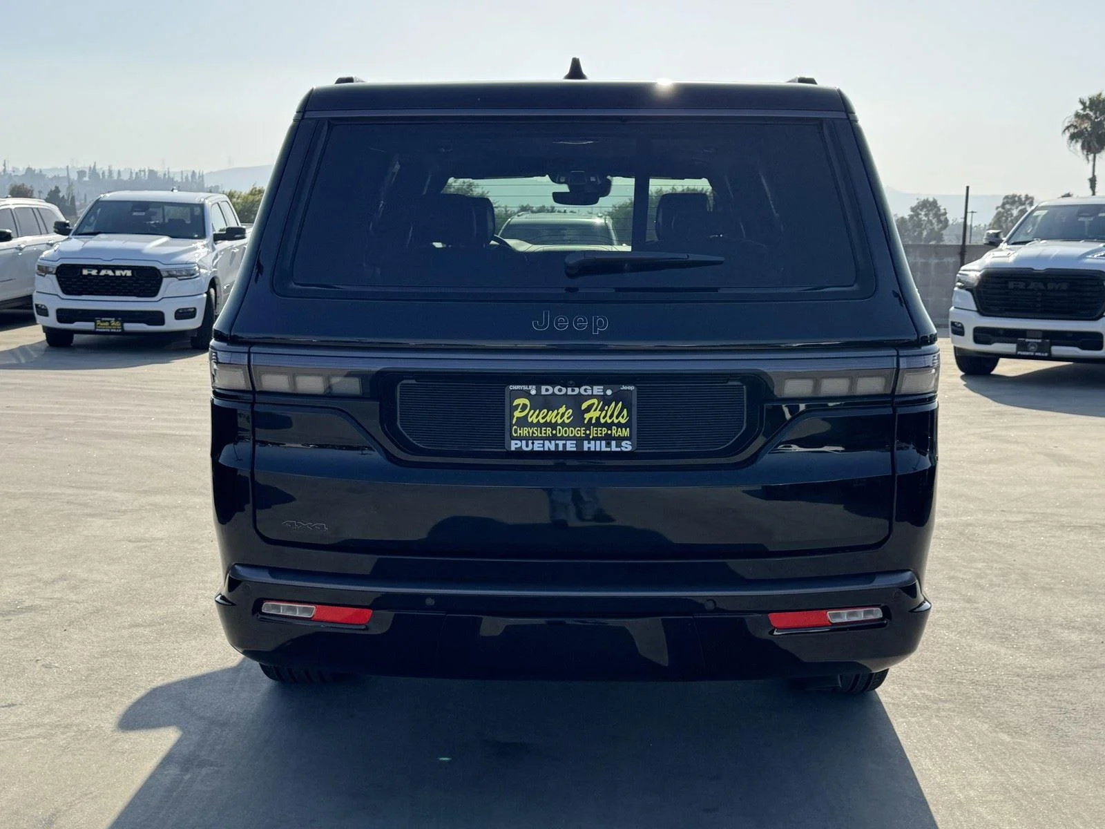 New 2026 High Gloss Black Exterior Paint Jeep Limited Reserve image 5