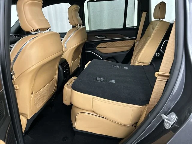 Used 2023 Gray Jeep Summit image 28