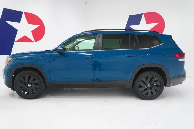 2025 Volkswagen Atlas SE w/Tech - Photo 10