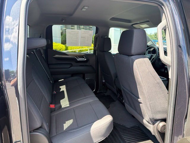 Used 2024 Gray Chevrolet LT image 27