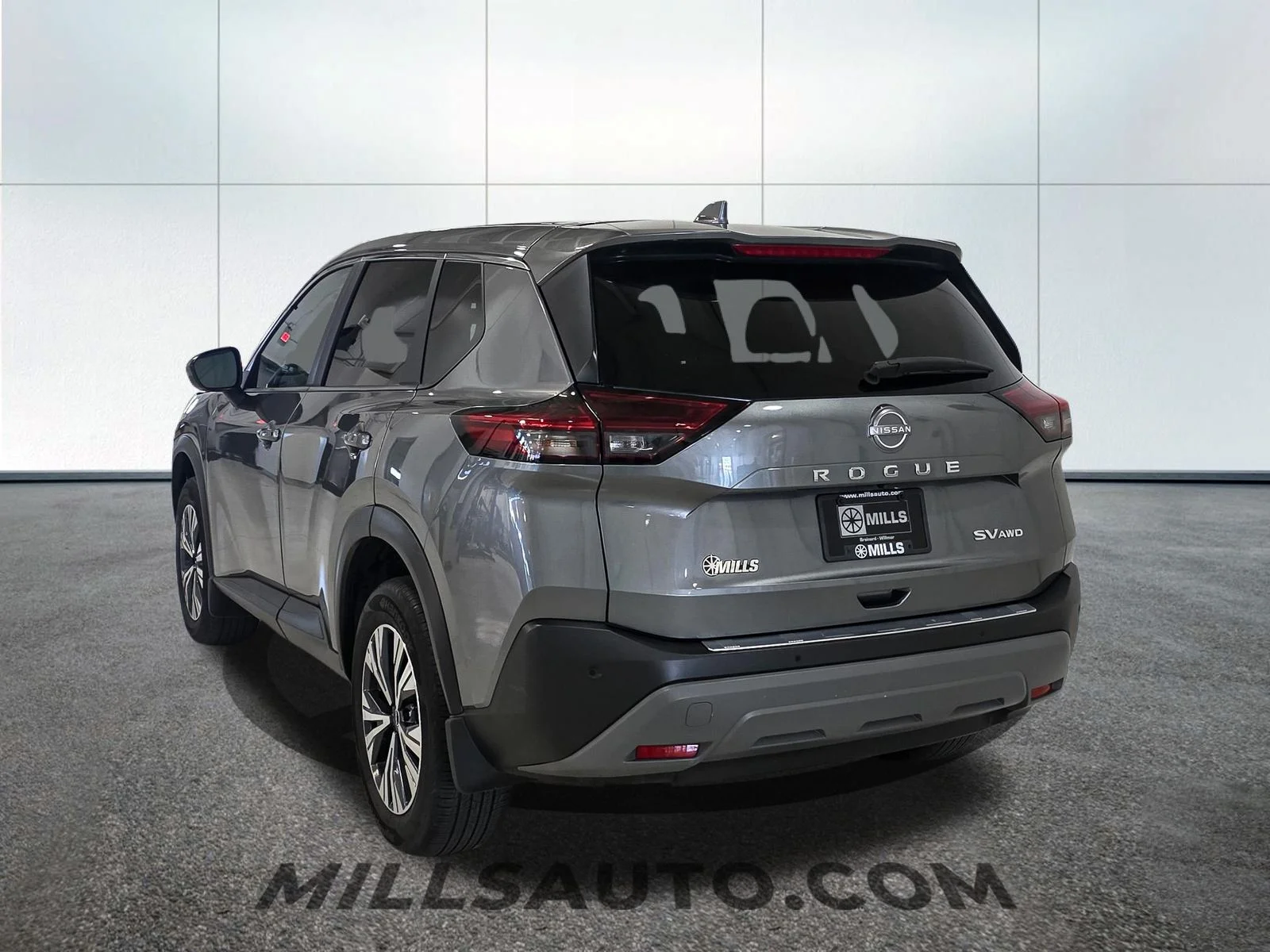 Used 2023 Gray Nissan SV image 5