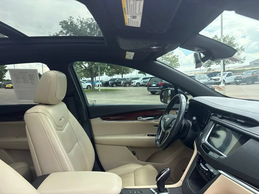 Used 2019 DARK GRANITE METALLIC Cadillac Premium Luxury AWD image 28
