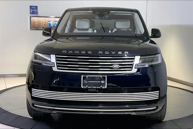 Used 2023 Blue Land Rover SV image 2