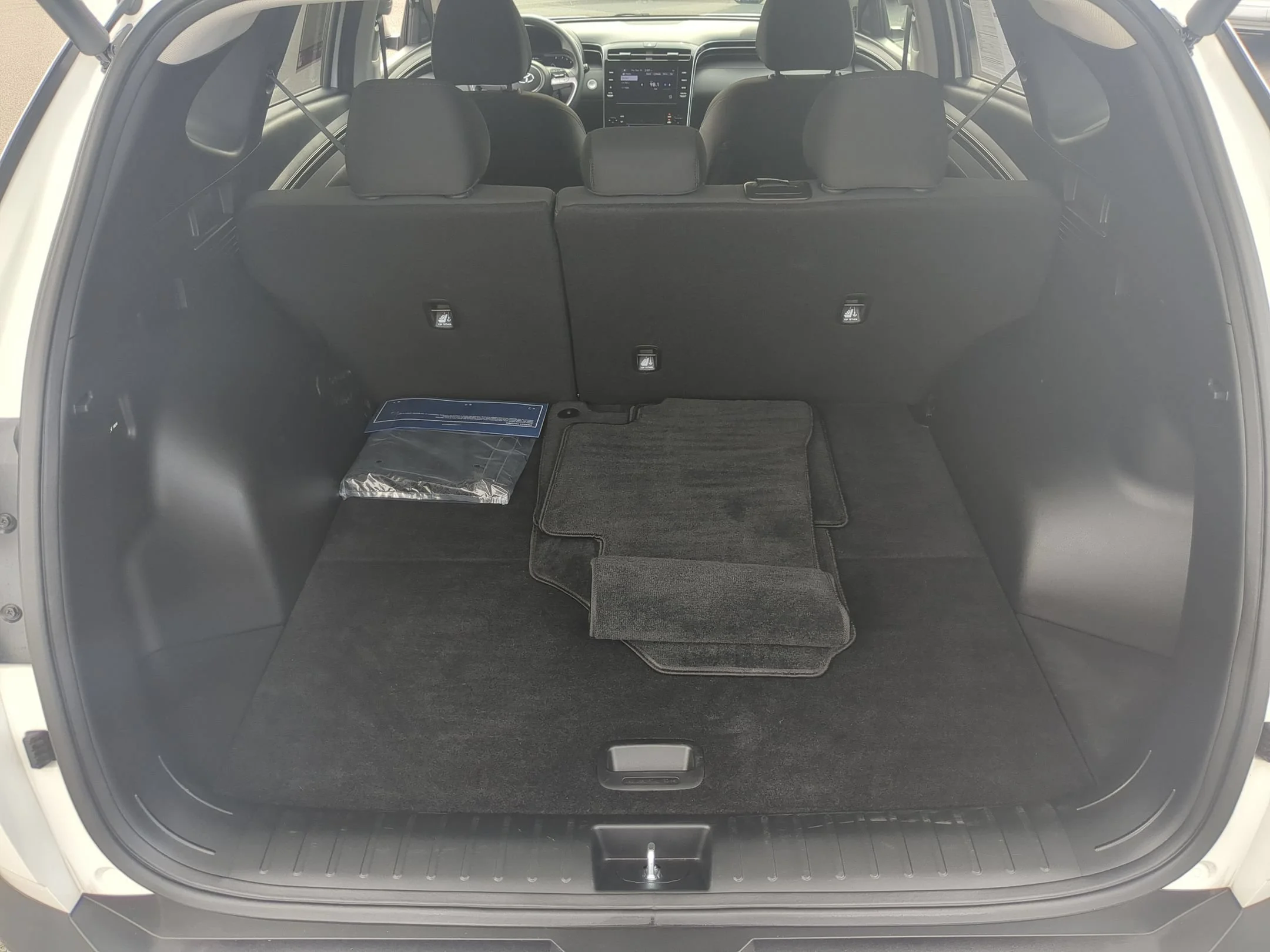 Used 2024 White Pearl Hyundai SEL image 24