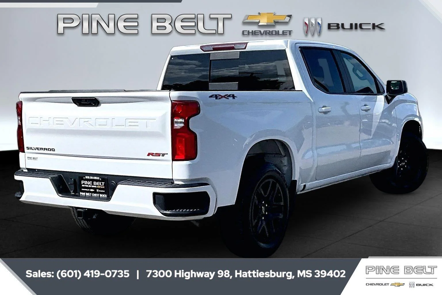 Used 2024 Summit White Chevrolet RST image 12