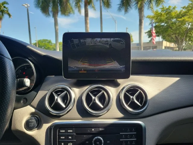 Used 2020 Blue Mercedes-Benz GLA 250 image 29