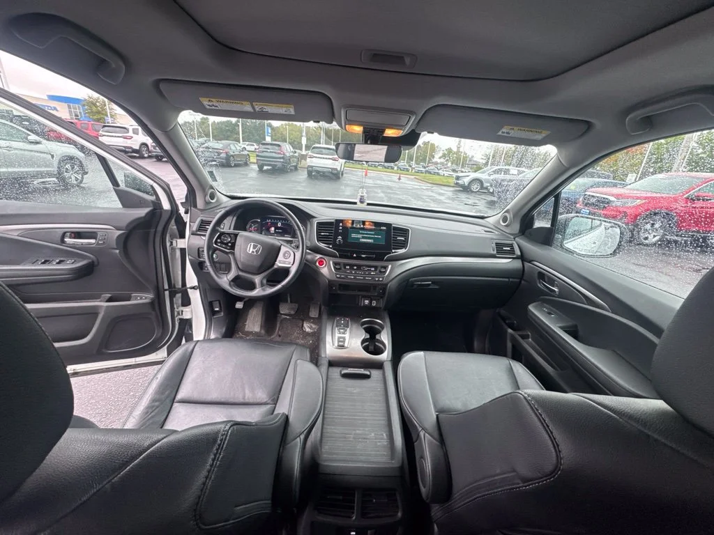 Used 2022 White Honda EX-L image 3