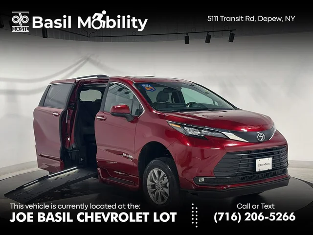 2026 Toyota Sienna Wheelchair Accessible- XLE