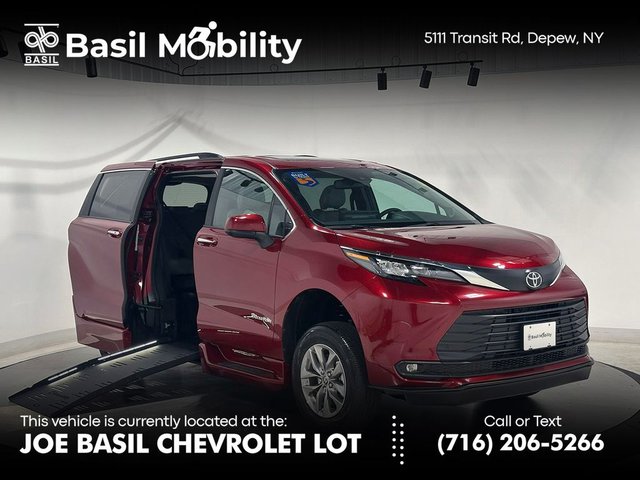 2026 Toyota Sienna Wheelchair Accessible- XLE