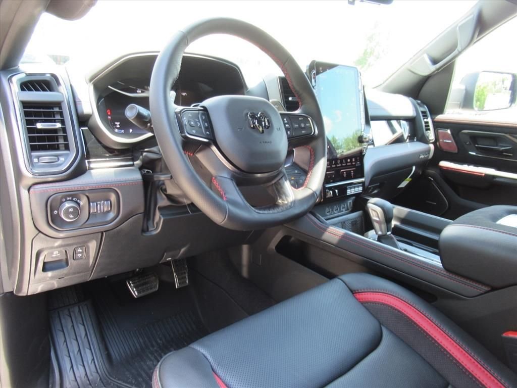 New 2026 Diamond Black Crystal Pearl-Coat Exterior Paint RAM RHO image 20