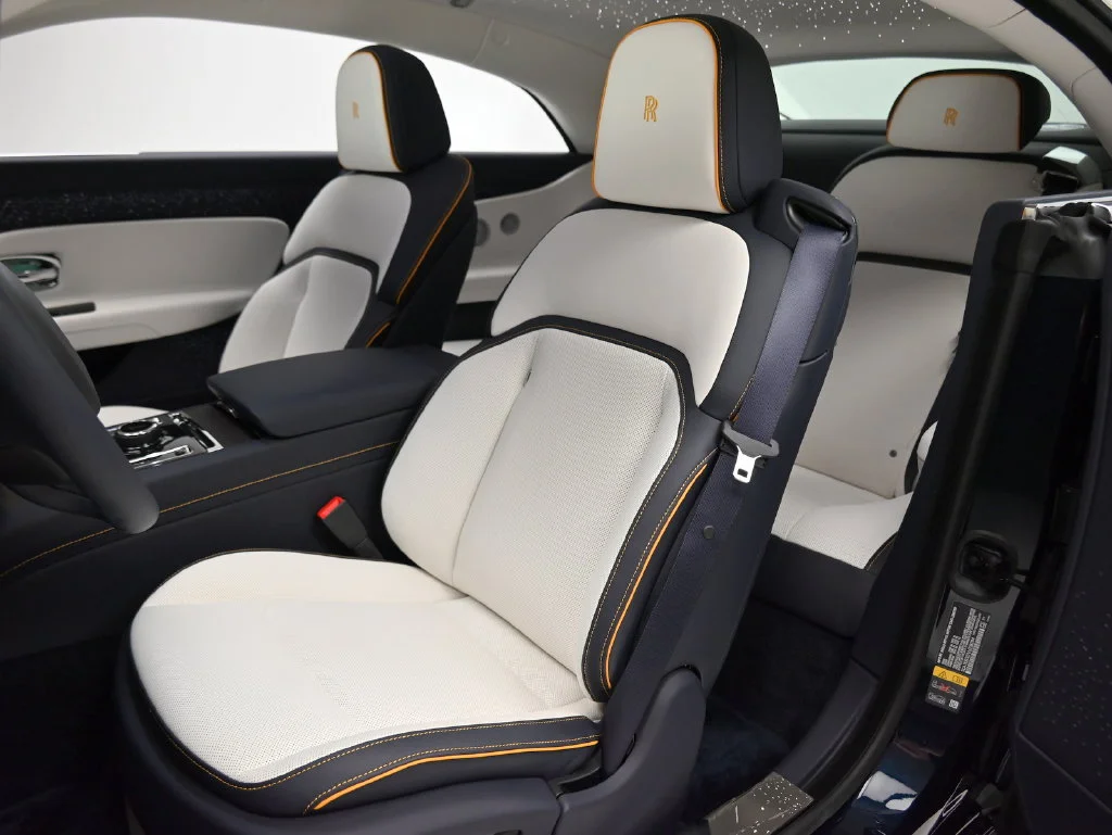 New 2027 Midnight Sapphire Rolls-Royce  image 16