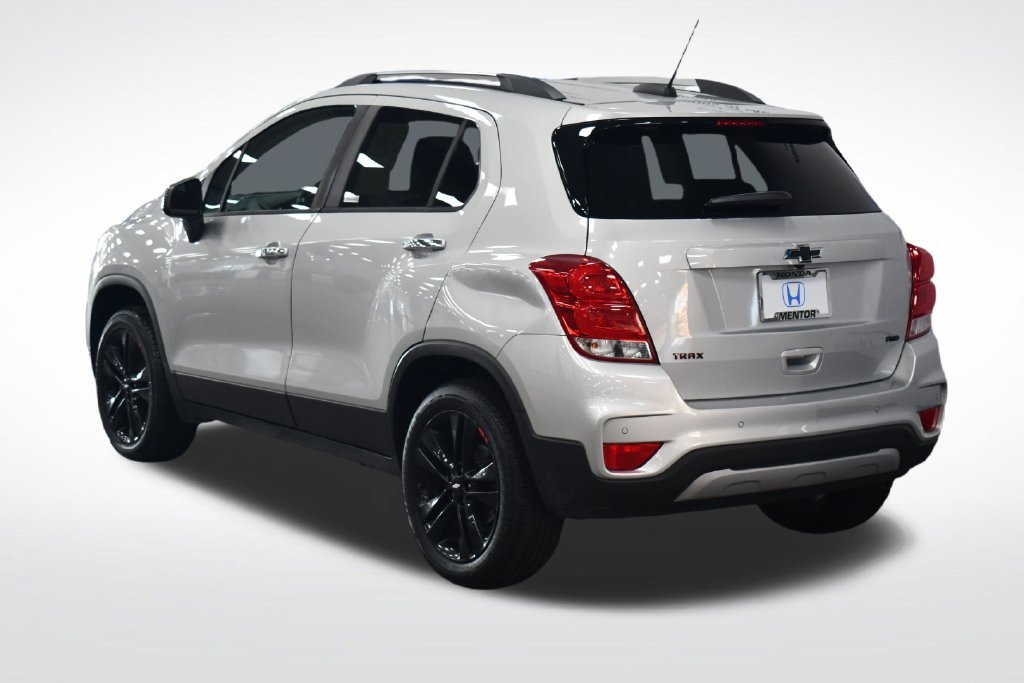 Used 2019 Silver Ice Metallic Chevrolet LT image 3