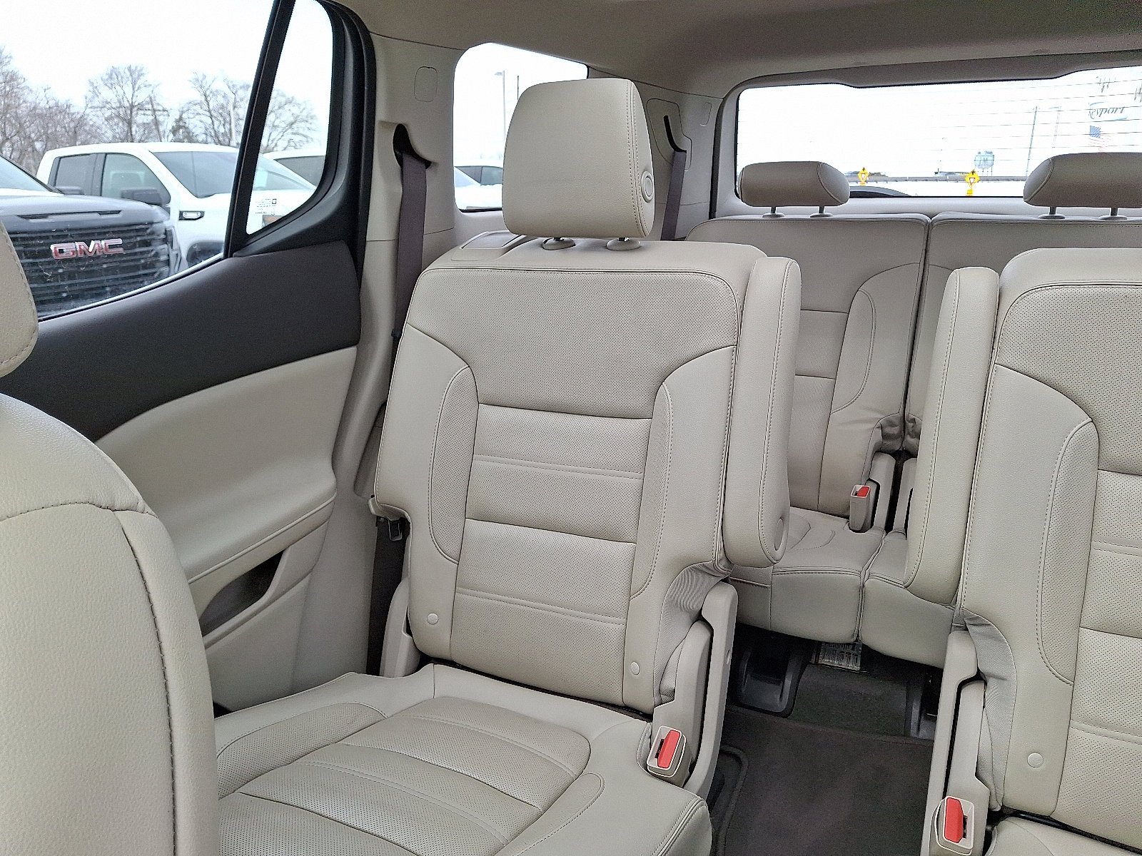 2019 GMC Acadia Denali - Photo 14