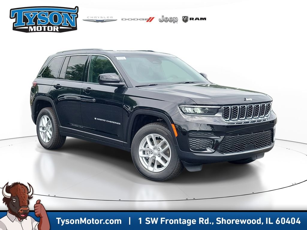 New 2026 Diamond Black Crystal Pearl-Coat Exterior Paint Jeep Laredo X image 1