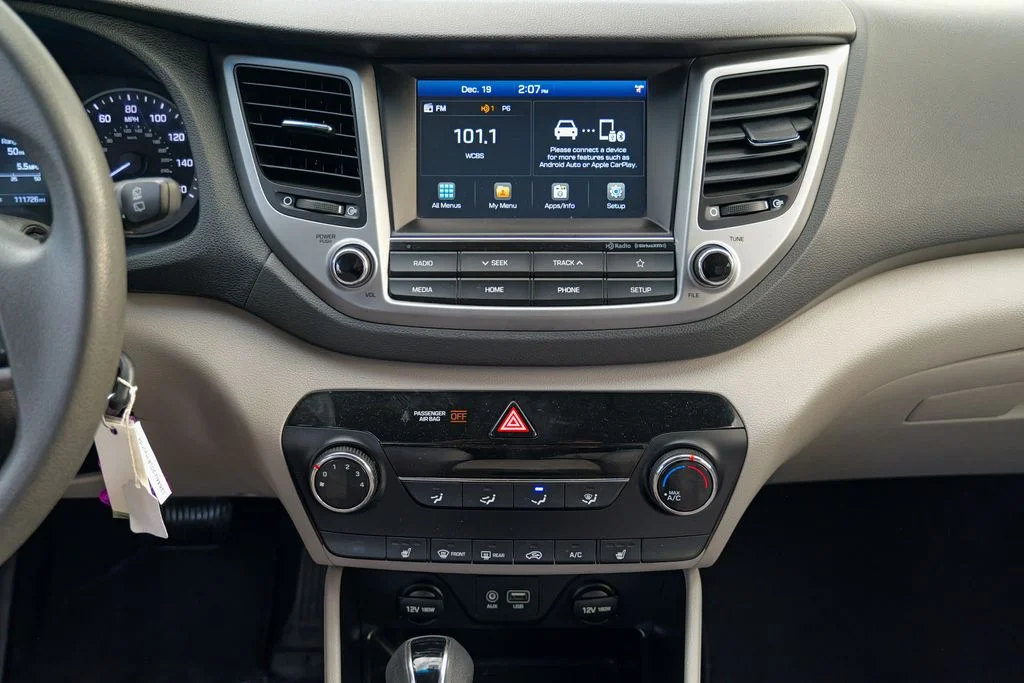 Used 2018 Molten Silver Hyundai SEL image 42