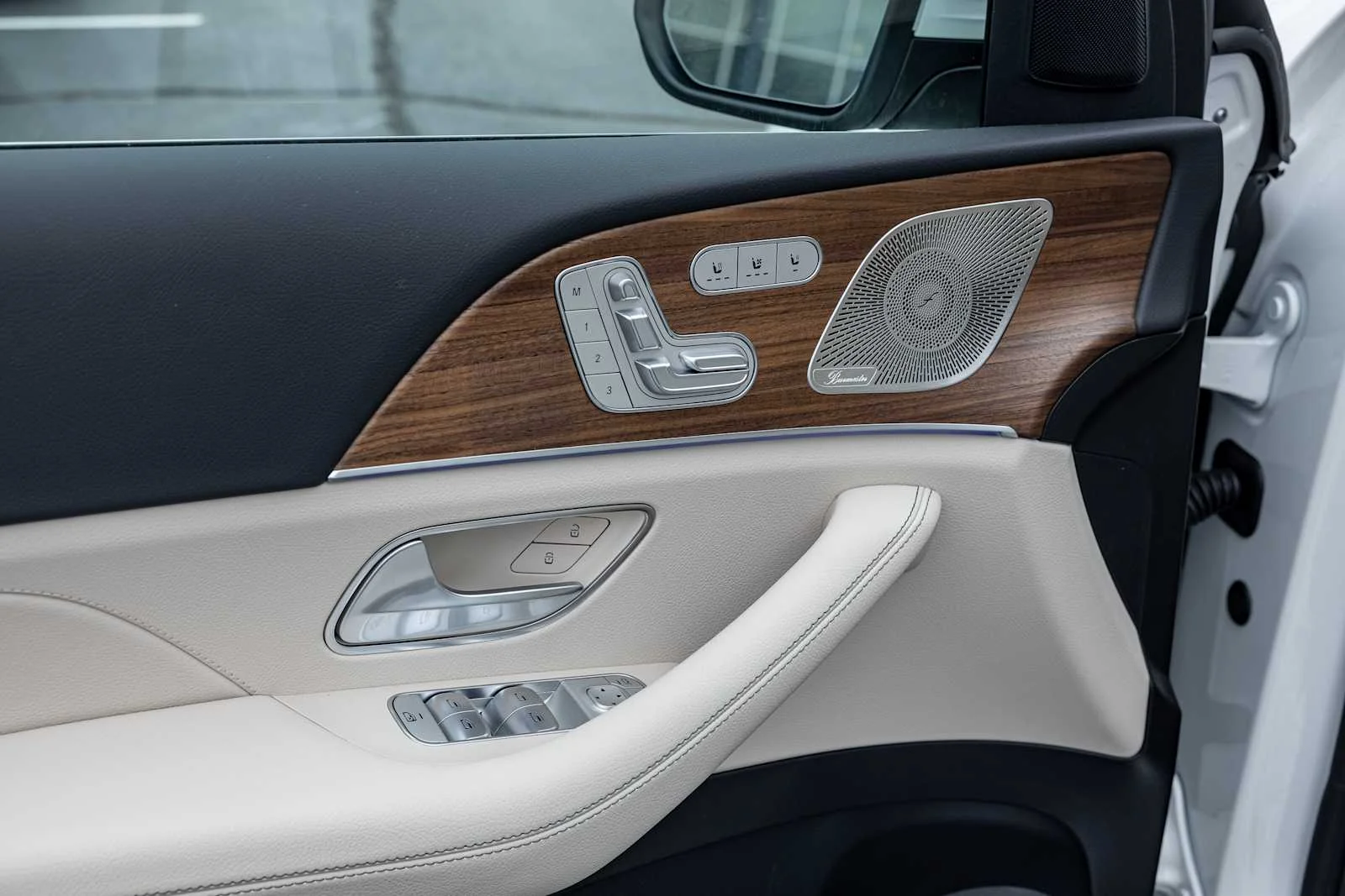 New 2026 Polar White Mercedes-Benz GLS 450 image 10