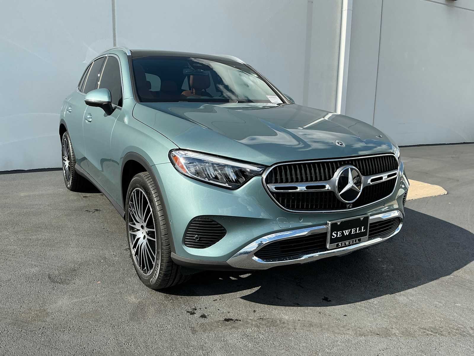 Certified Used 2026 Verde Silver Metallic Mercedes-Benz GLC 300 image 3