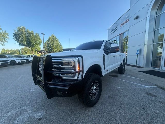 Used 2023  Ford Limited image 2