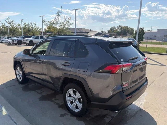 Used 2019 Gray Toyota XLE image 5