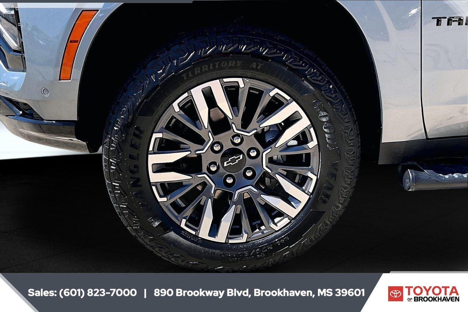 Used 2025 Sterling Gray Metallic Chevrolet Z71 image 8