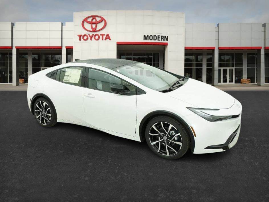 New 2026 Wind Chill Pearl Toyota XSE Premium image 27