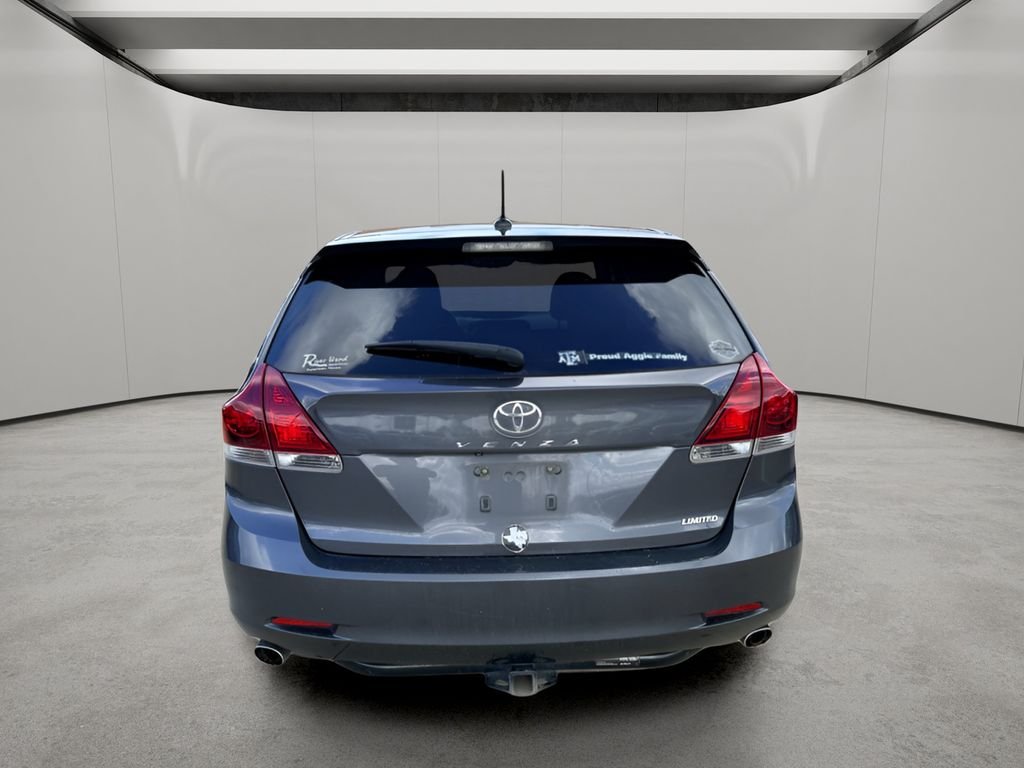 Used 2013 Magnetic Gray Pearl Toyota Limited image 4