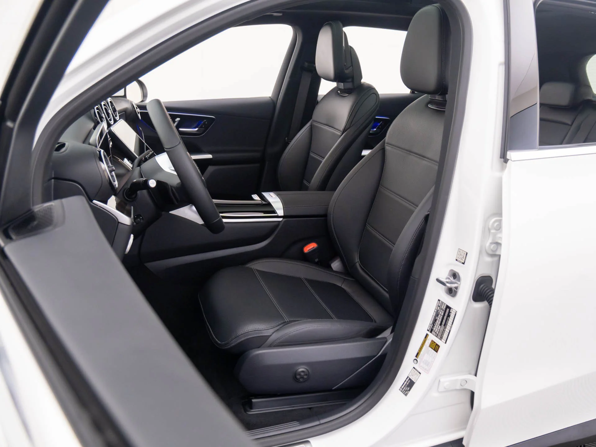New 2026 White Mercedes-Benz GLC 300 image 14