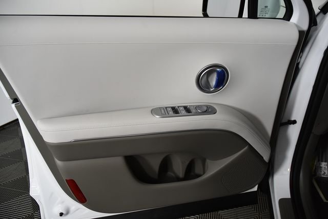 New 2026 White Hyundai SEL 7P image 30