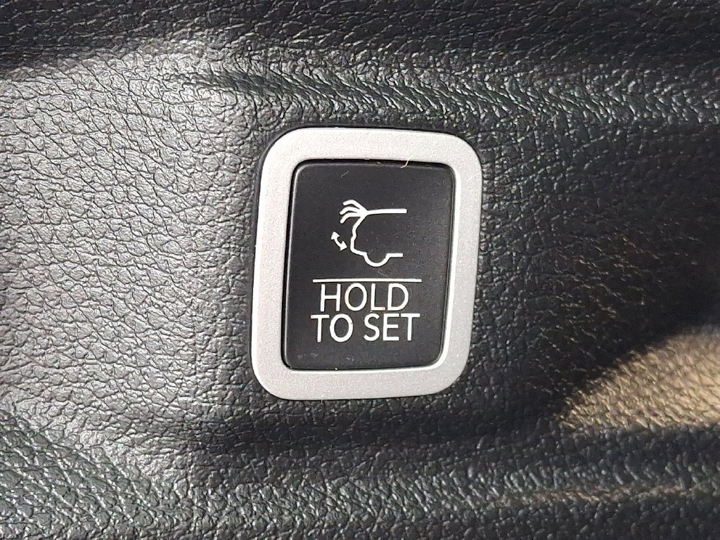 Used 2023 Bright White Clearcoat Jeep Limited image 29