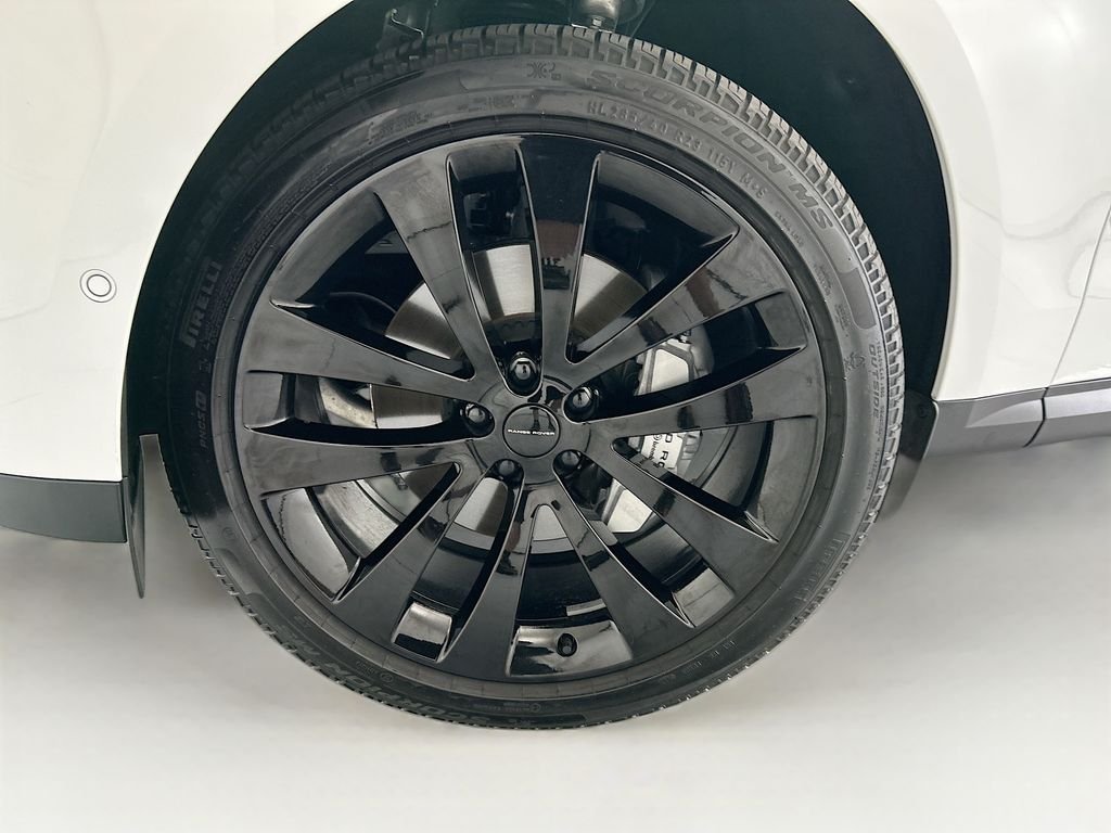 Used 2026 Fuji White Land Rover SE image 29