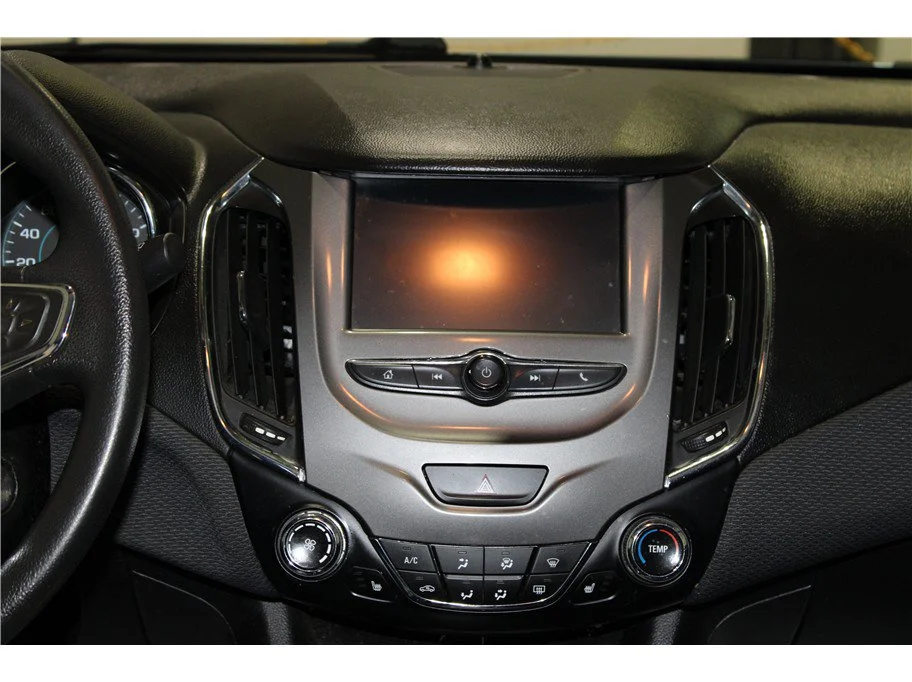 Used 2018 Arctic Blue Metallic Chevrolet LT image 15
