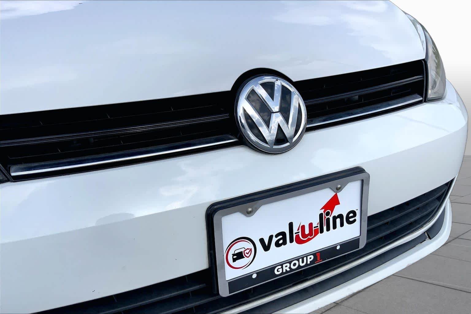 Used 2015 Pure White Volkswagen TSI S image 28