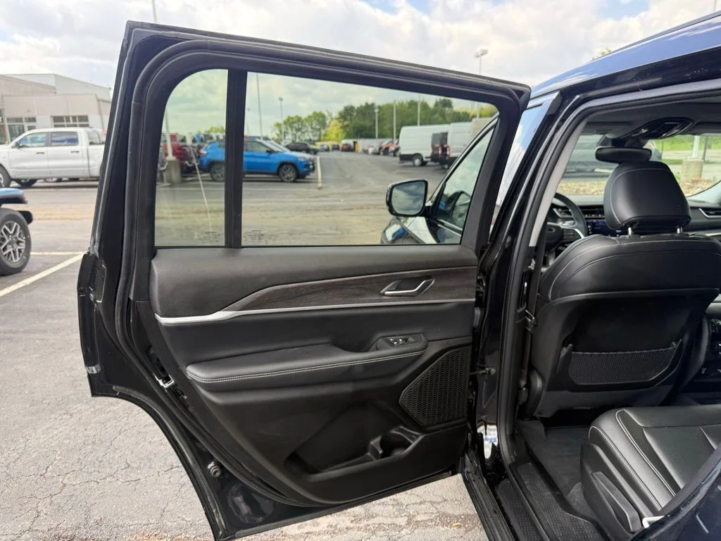 Used 2023 Black Jeep Limited image 34
