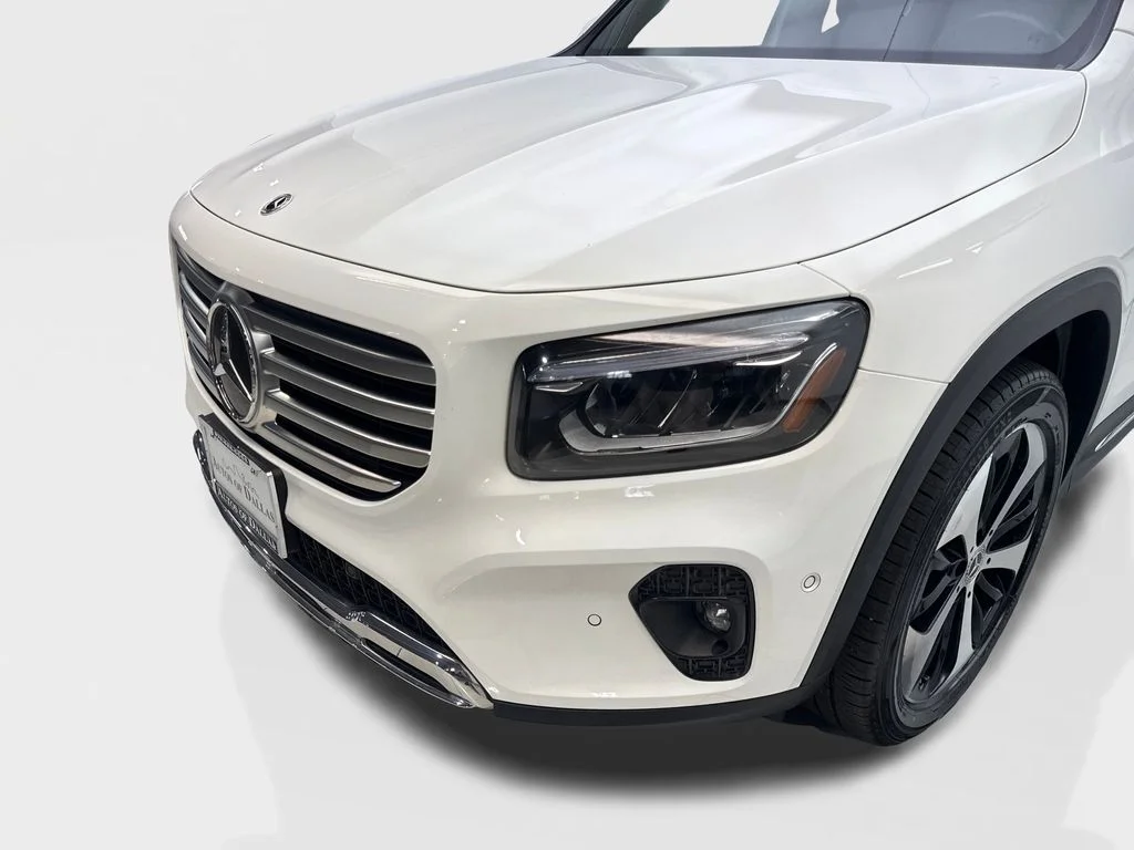 Used 2025 White Mercedes-Benz GLB 250 image 17