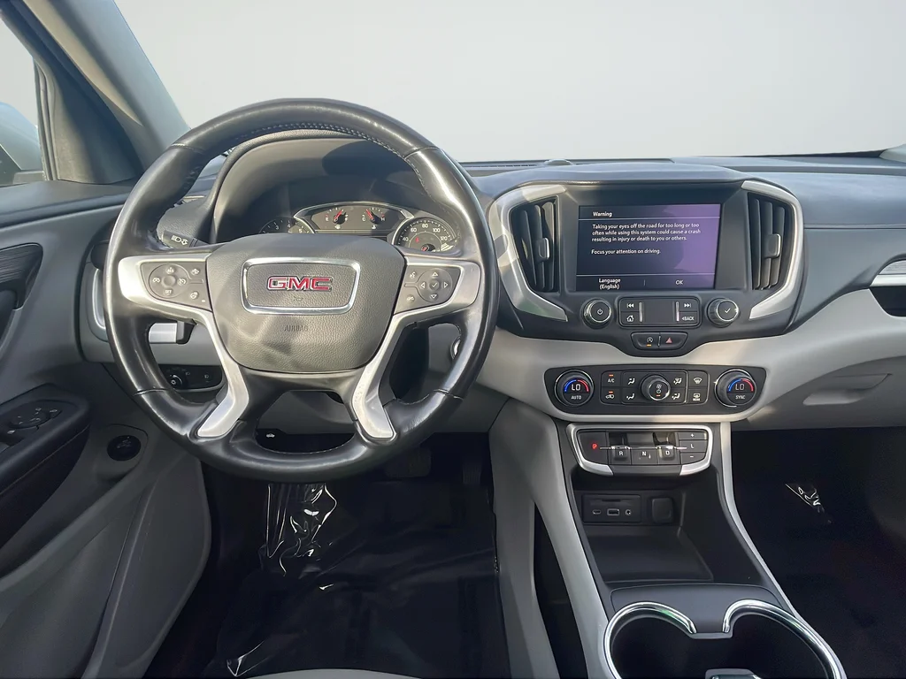 Used 2022 Silver GMC SLT image 36
