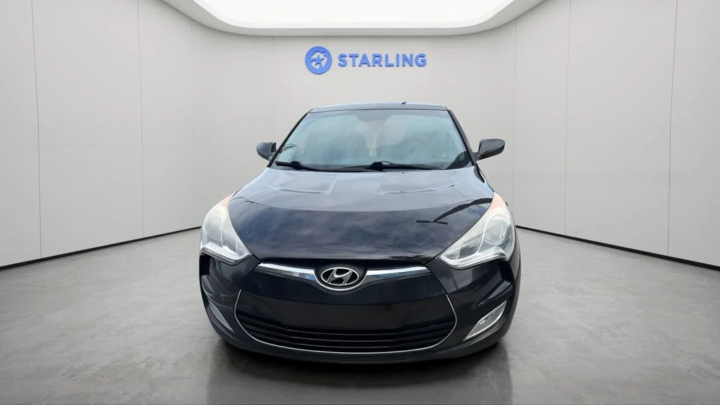 Used 2013 Black Hyundai Base w/Black image 5