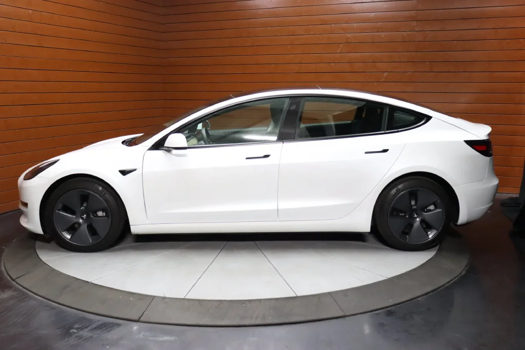 Used 2022 Pearl White Multi-Coat Tesla Long Range image 10