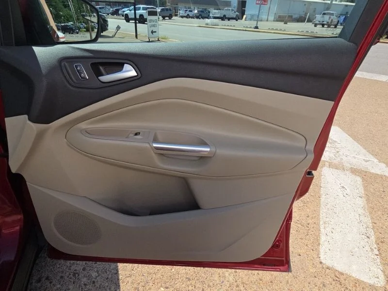 Used 2014 Red Ford SE image 12