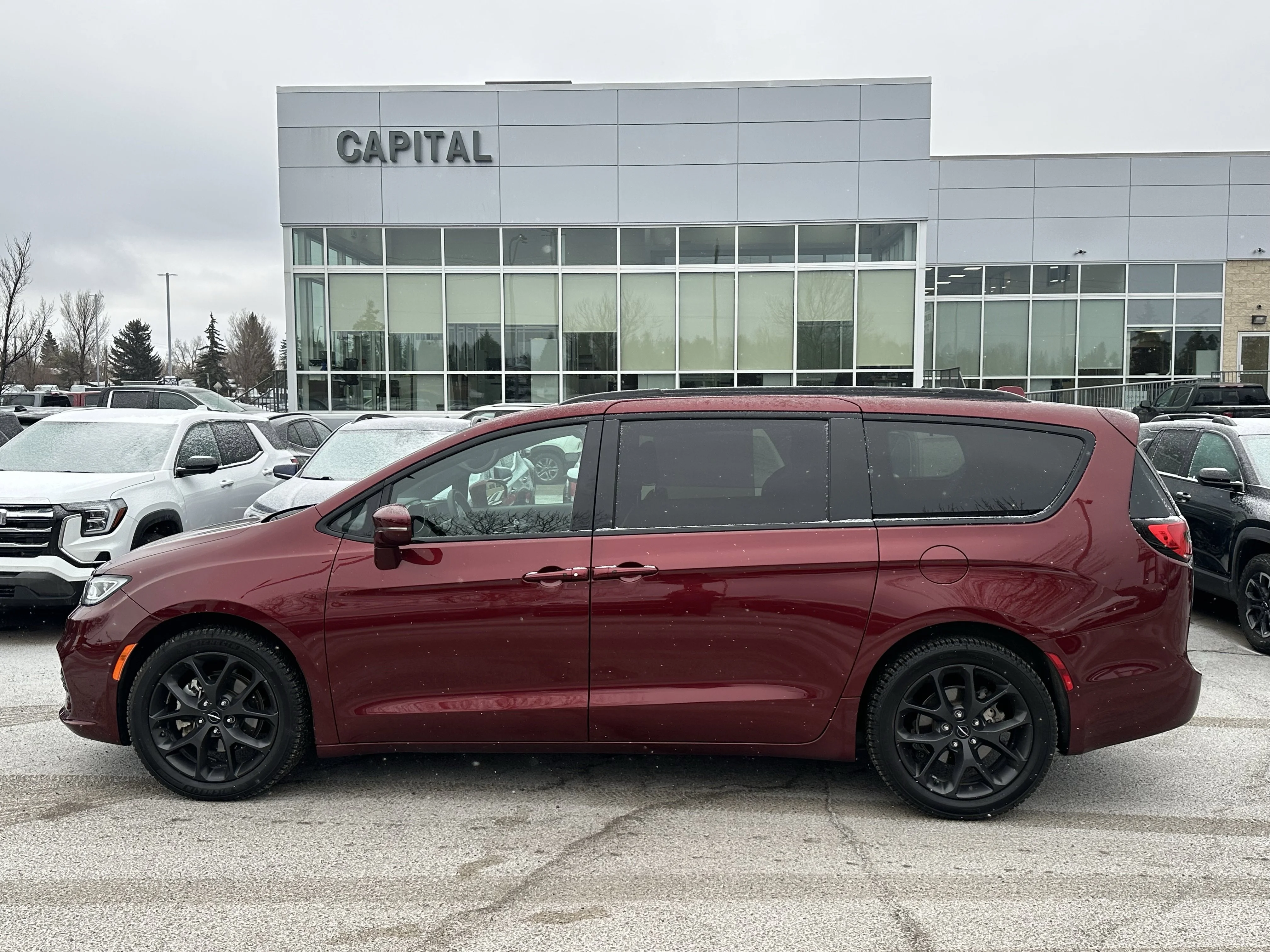 Certified Used 2022 Velvet Red Pearl Chrysler Touring L image 3