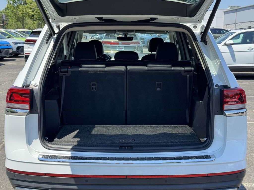 Used 2023 White Volkswagen 3.6L V6 SE w/Technology image 29