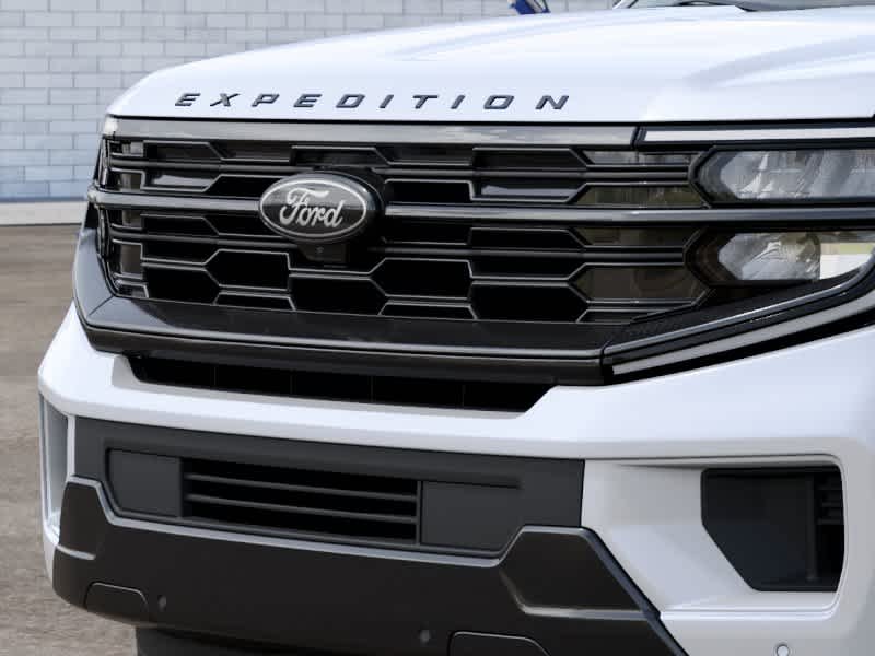 New 2027 Star White Metallic Tri-Coat Ford Platinum image 17